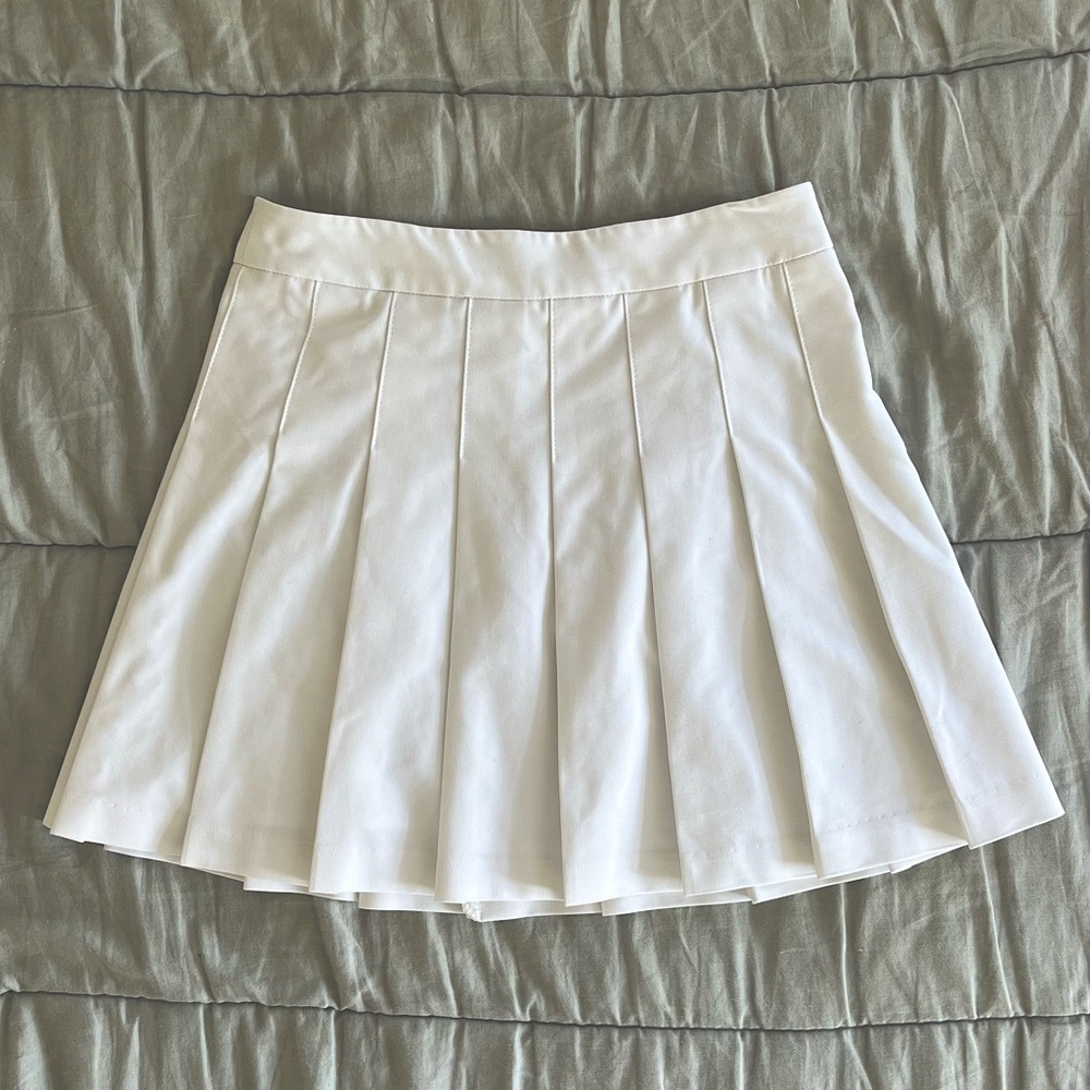 SUNDAY BEST WHITE PLEATED MINI SKIRT